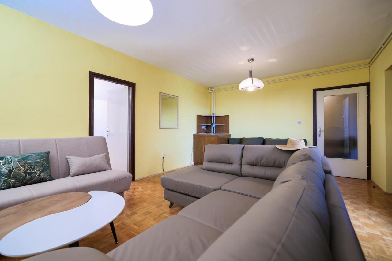 Apartman Three Bedroom Tesla Maraska *