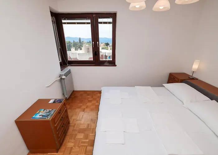 Three Bedroom Apartment Tesla Maraska