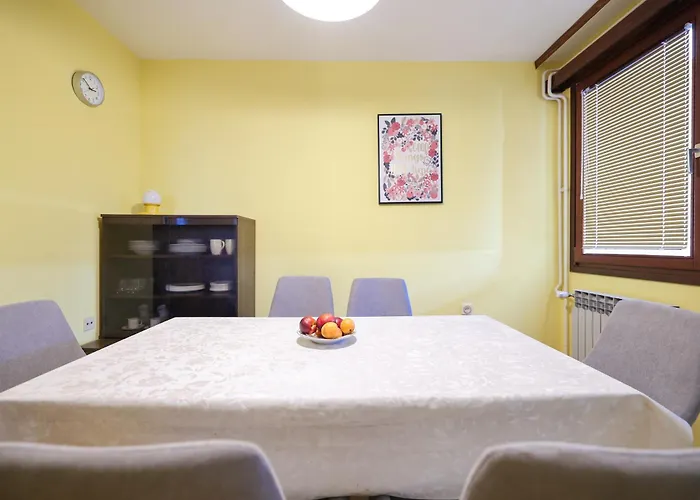 Three Bedroom Apartment Tesla Maraska