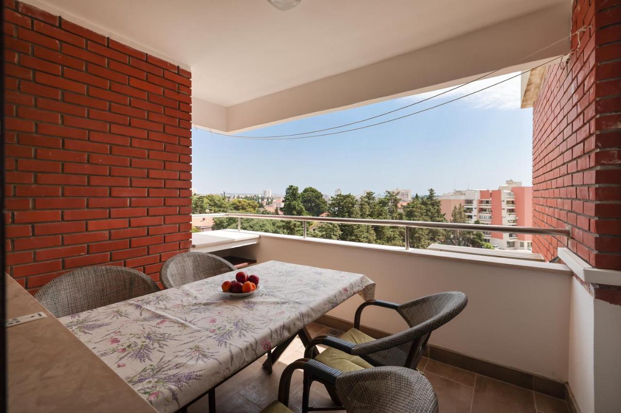 Three Bedroom Tesla Maraska Apartment