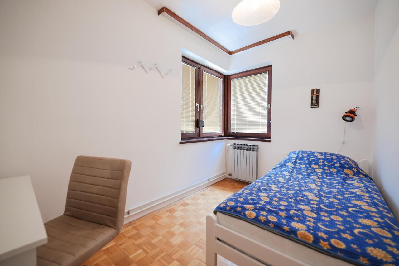 Three Bedroom Tesla Maraska Apartment Zadar