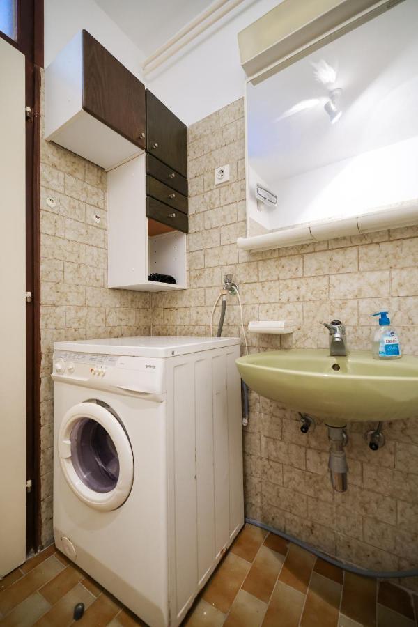Three Bedroom Tesla Maraska Apartment Zadar