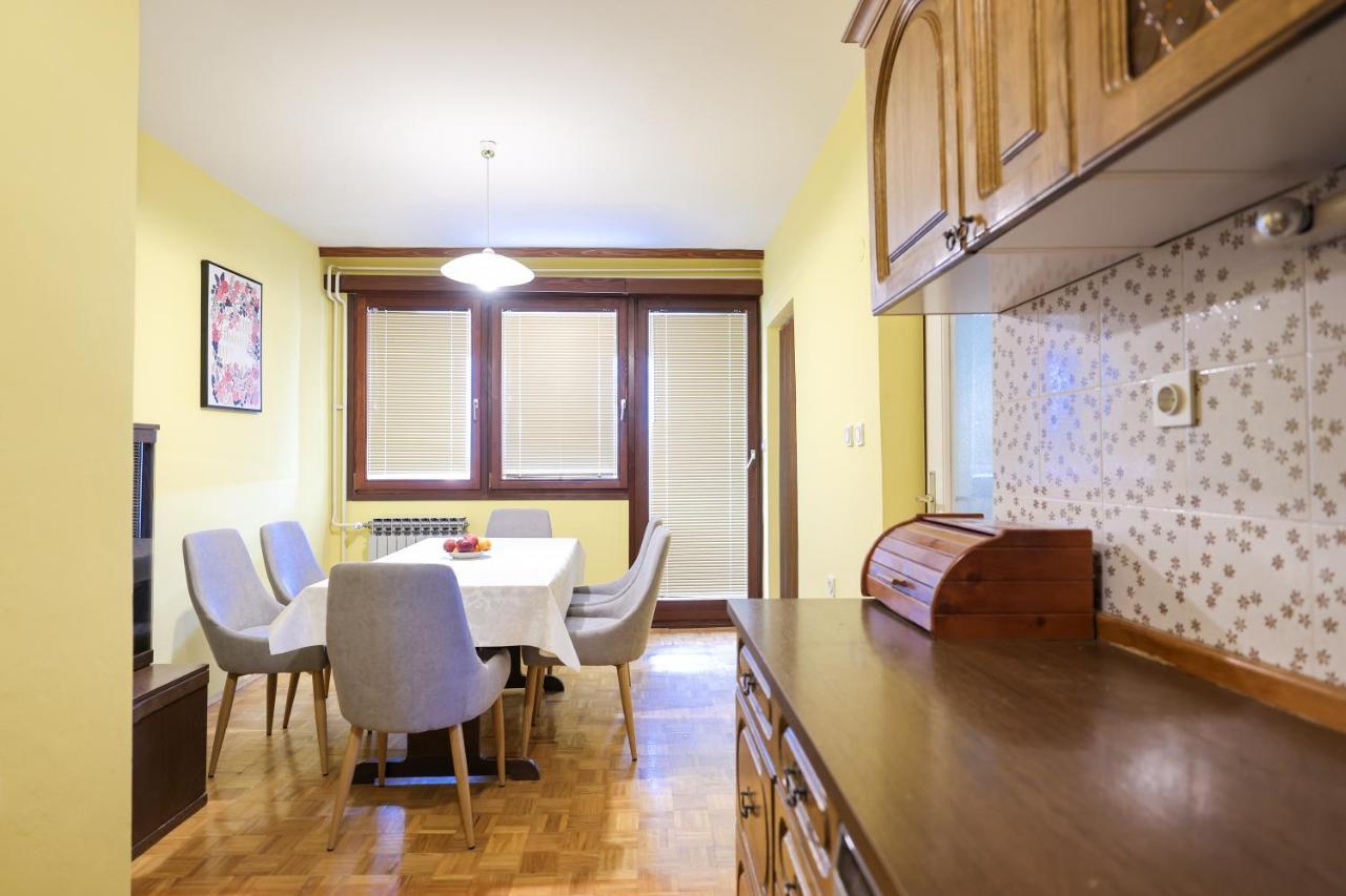 Apartment Three Bedroom Tesla Maraska *