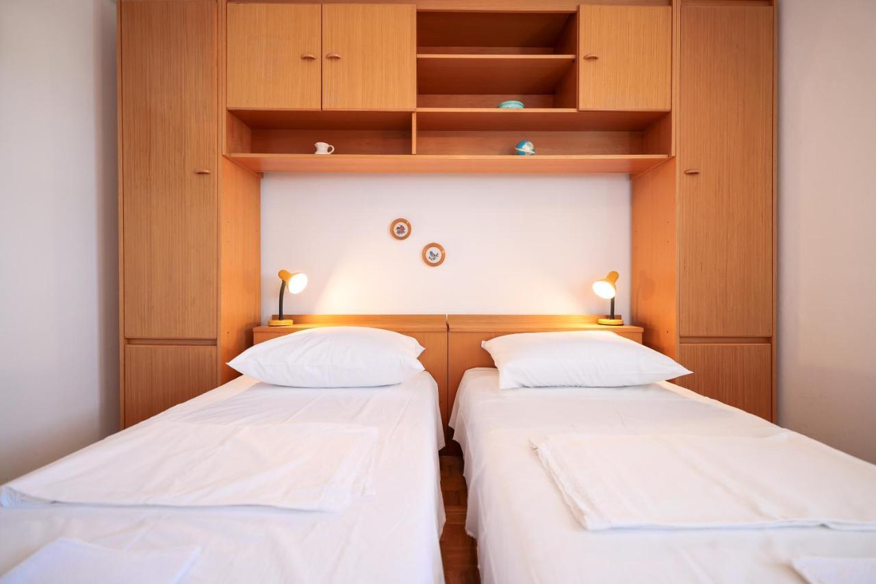 Three Bedroom Tesla Maraska Apartment *