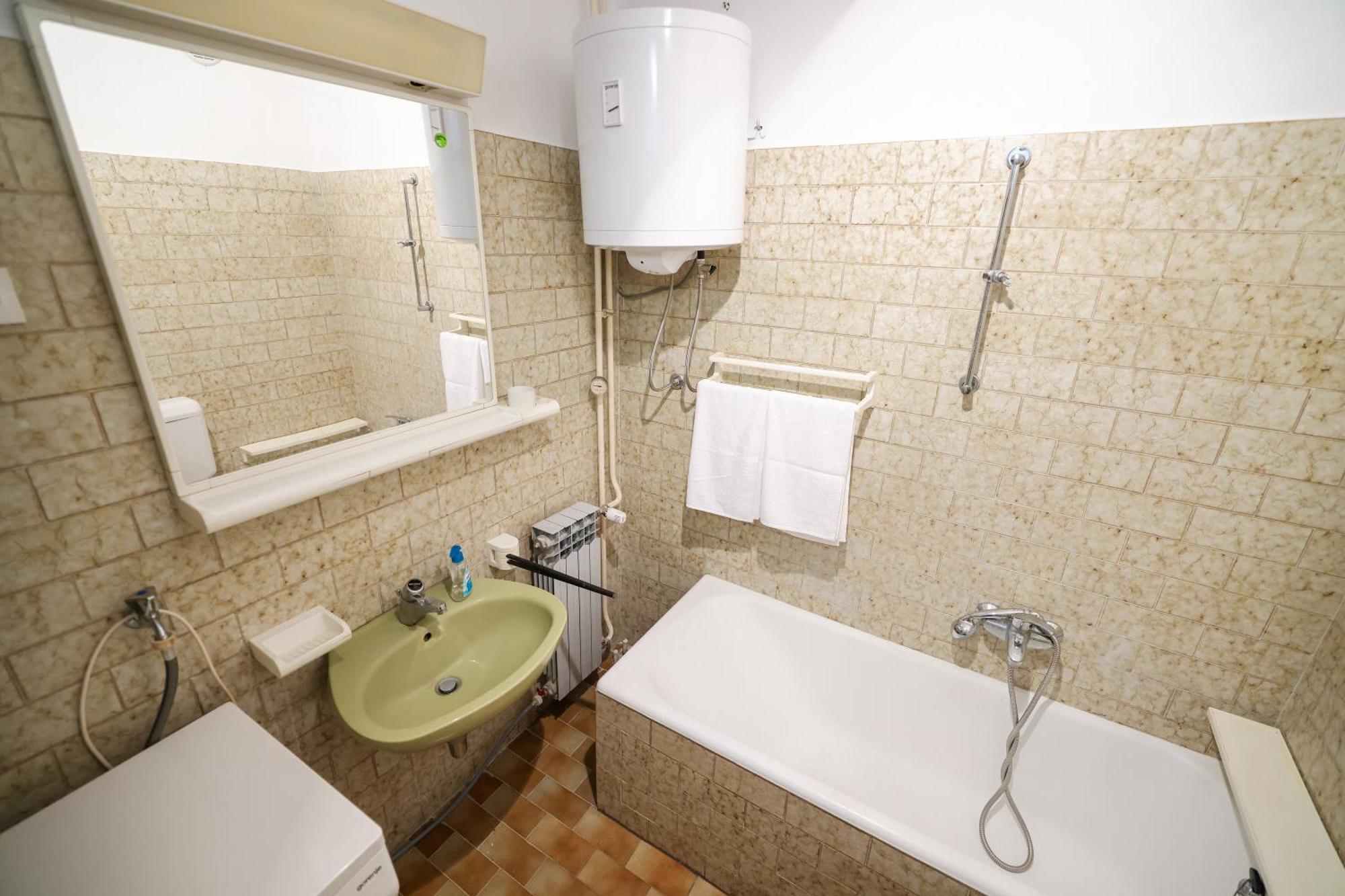 Three Bedroom Tesla Maraska Apartment Zadar
